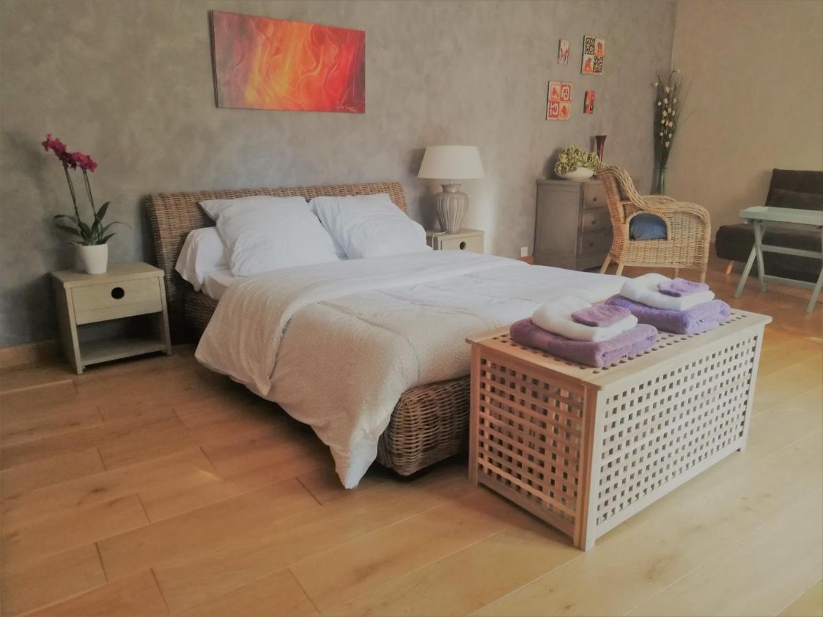 Bed and Breakfast La Goutadou Cabannes Exterior foto